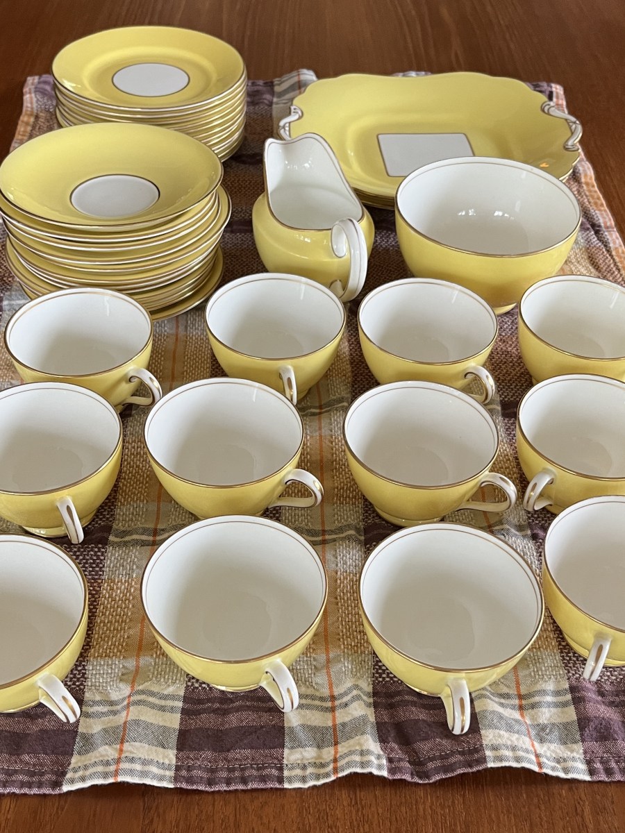 buttery tea set